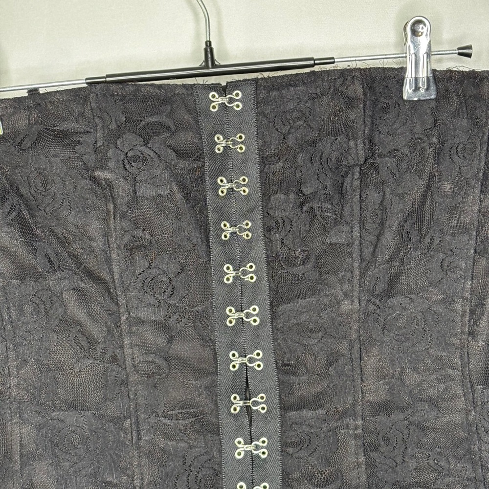 Royal Bones by Daang Black Lace Under Bust Corset Size XXL Hook Eye Front - Picture 4 of 10